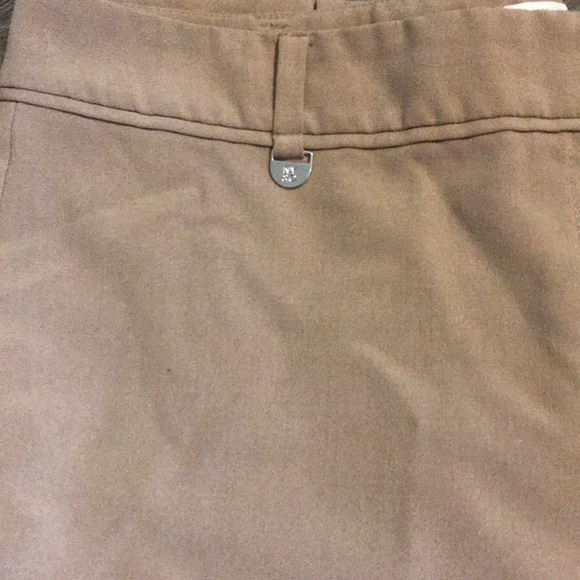Women’s New York & Company Tan Dress Pants - Picture 2 of 3